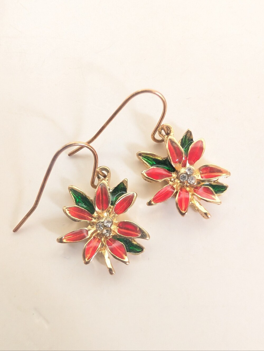 Vintage Retro Gold Tone Poinsettia Flower Holiday Christmas Dangle Earrings